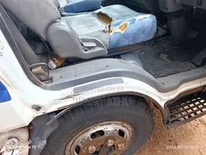 Mitsubishi Truck 2007 White
