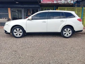 Subaru Outback 2.5 2009 White