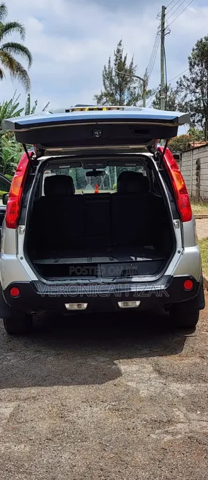 Nissan X-Trail 2010 Silver