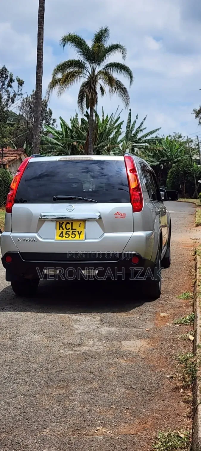Nissan X-Trail 2010 Silver