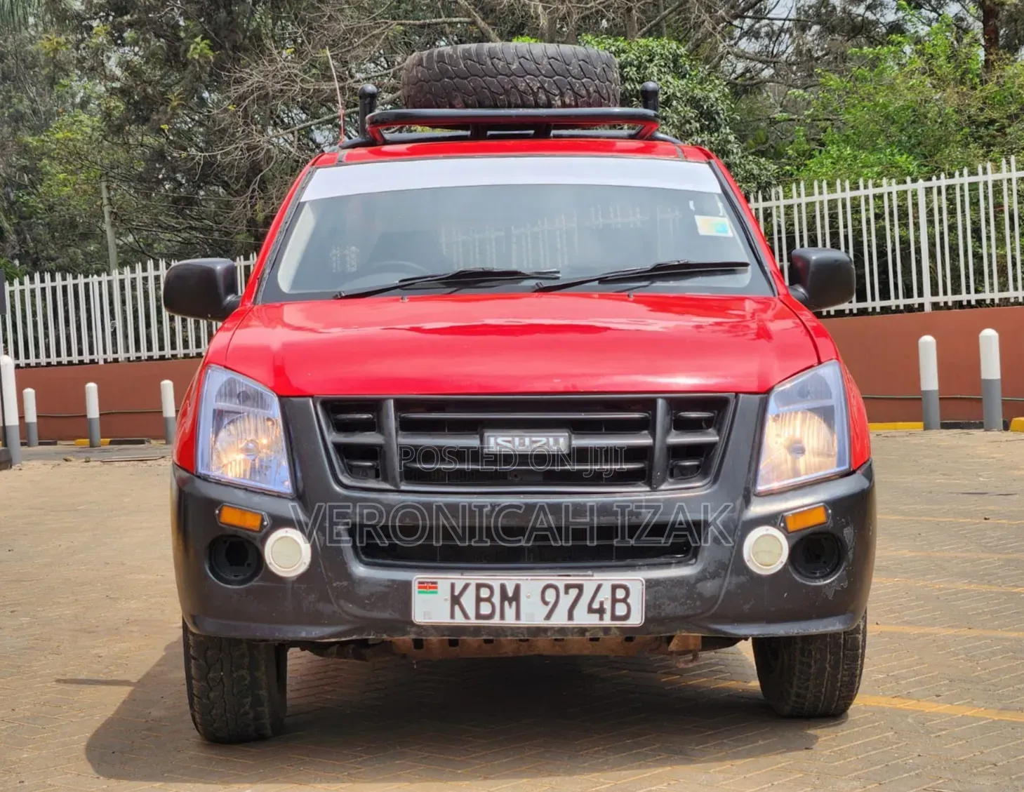Isuzu D-MAX 2010 Red