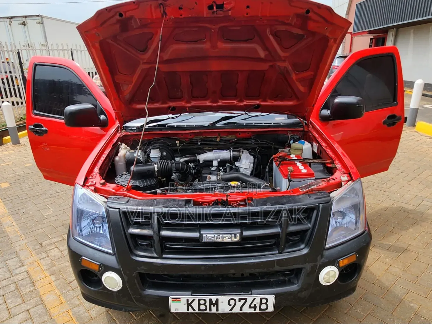 Isuzu D-MAX 2010 Red