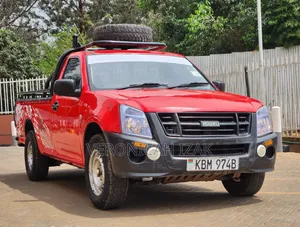 Isuzu D-MAX 2010 Red