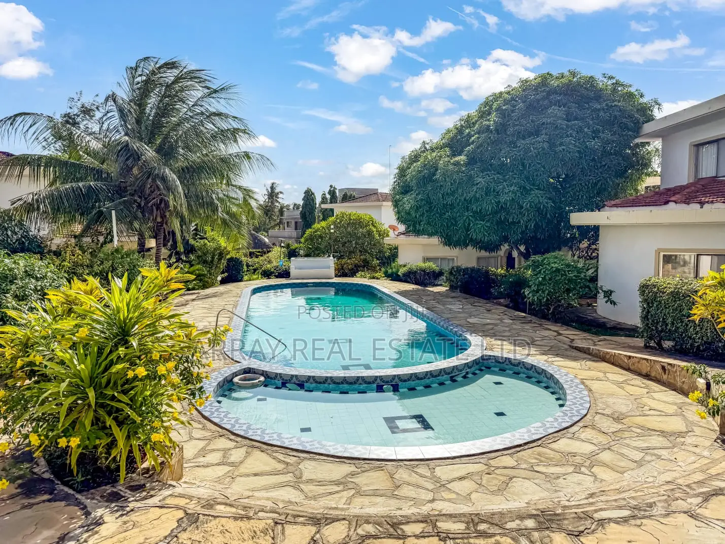 Furnished 4bdrm Bungalow in 4Br Furnished In for sale
