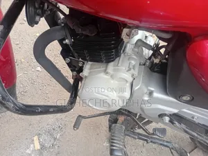 Bajaj Boxer 125 2026 Red