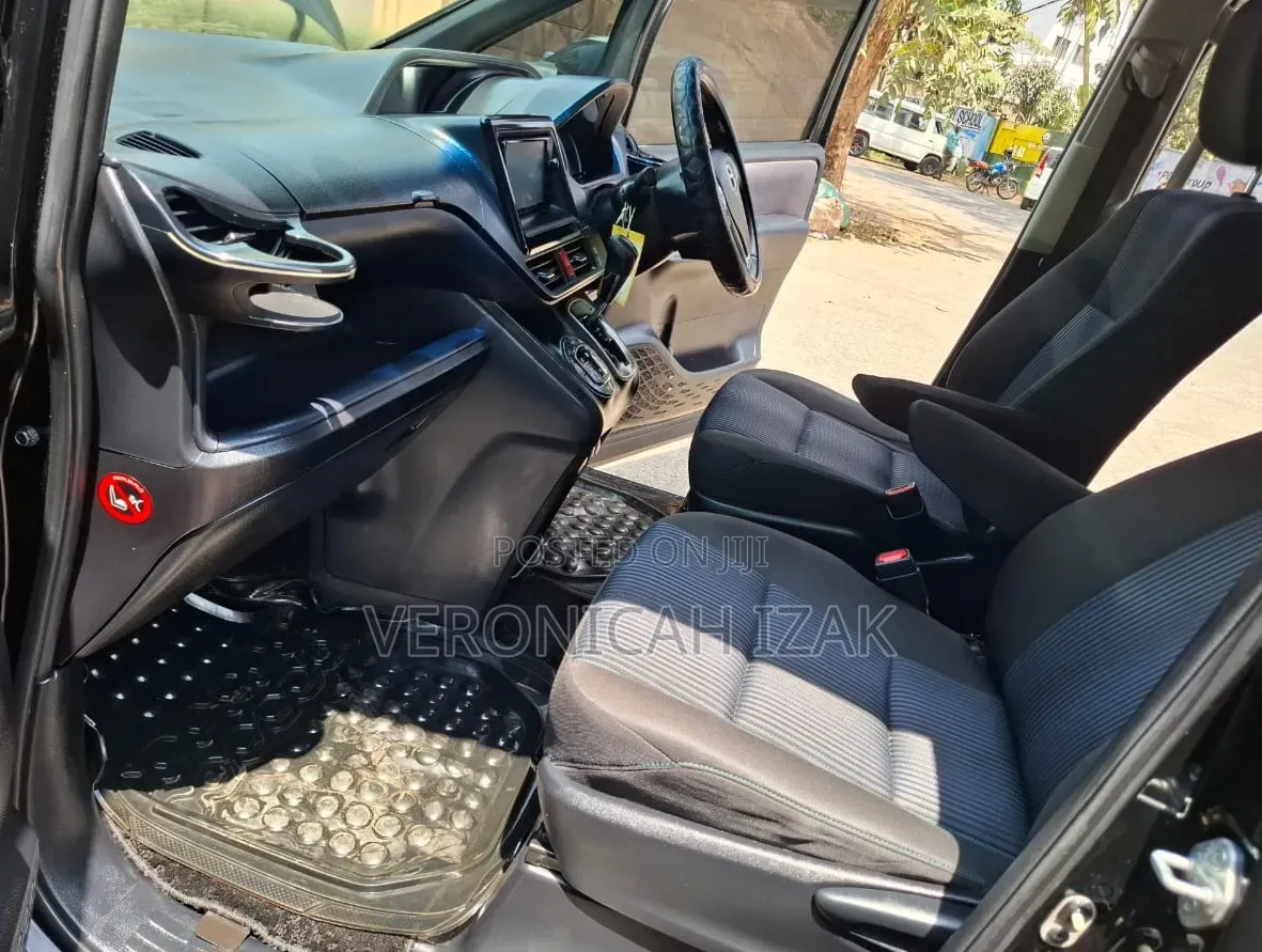 Toyota Noah 2015 Black