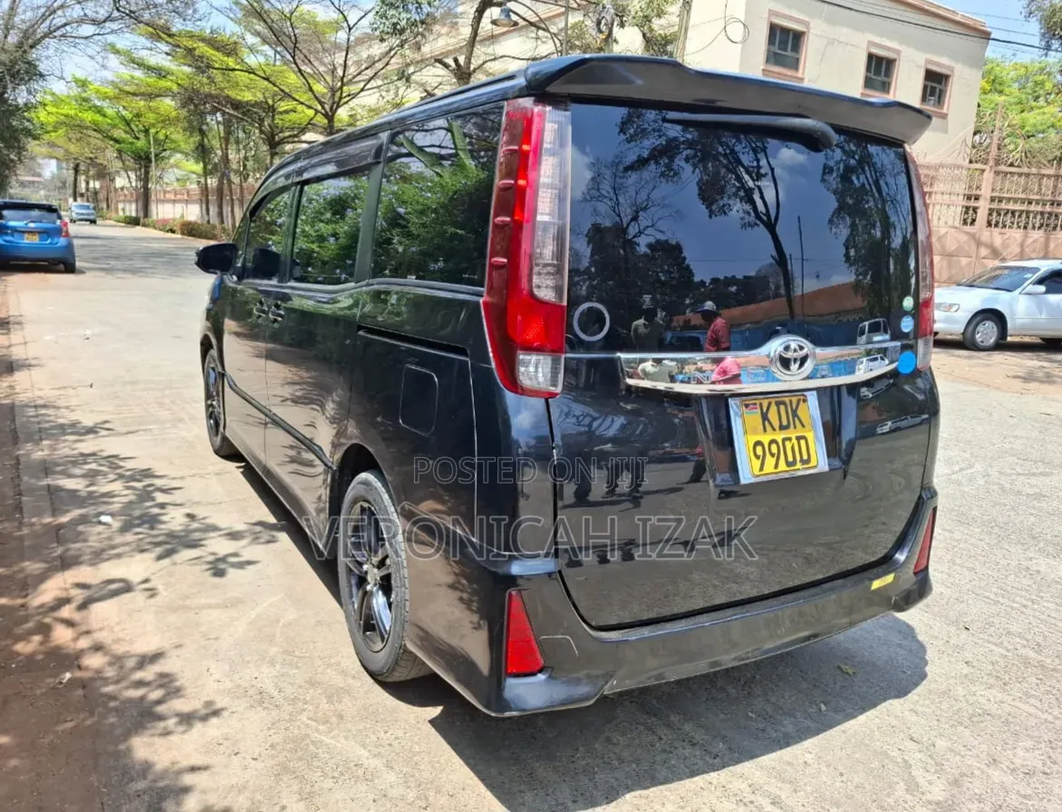 Toyota Noah 2015 Black