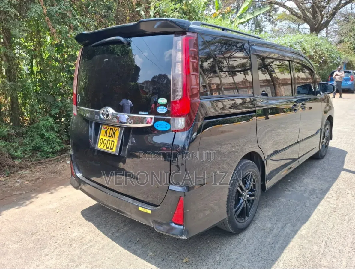 Toyota Noah 2015 Black