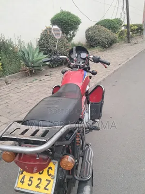 Bajaj Boxer 150 UG 2024 Red