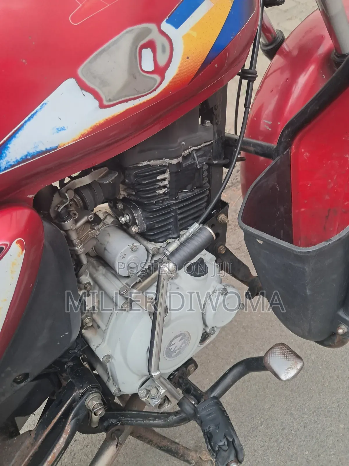 Bajaj Boxer 150 UG 2024 Red