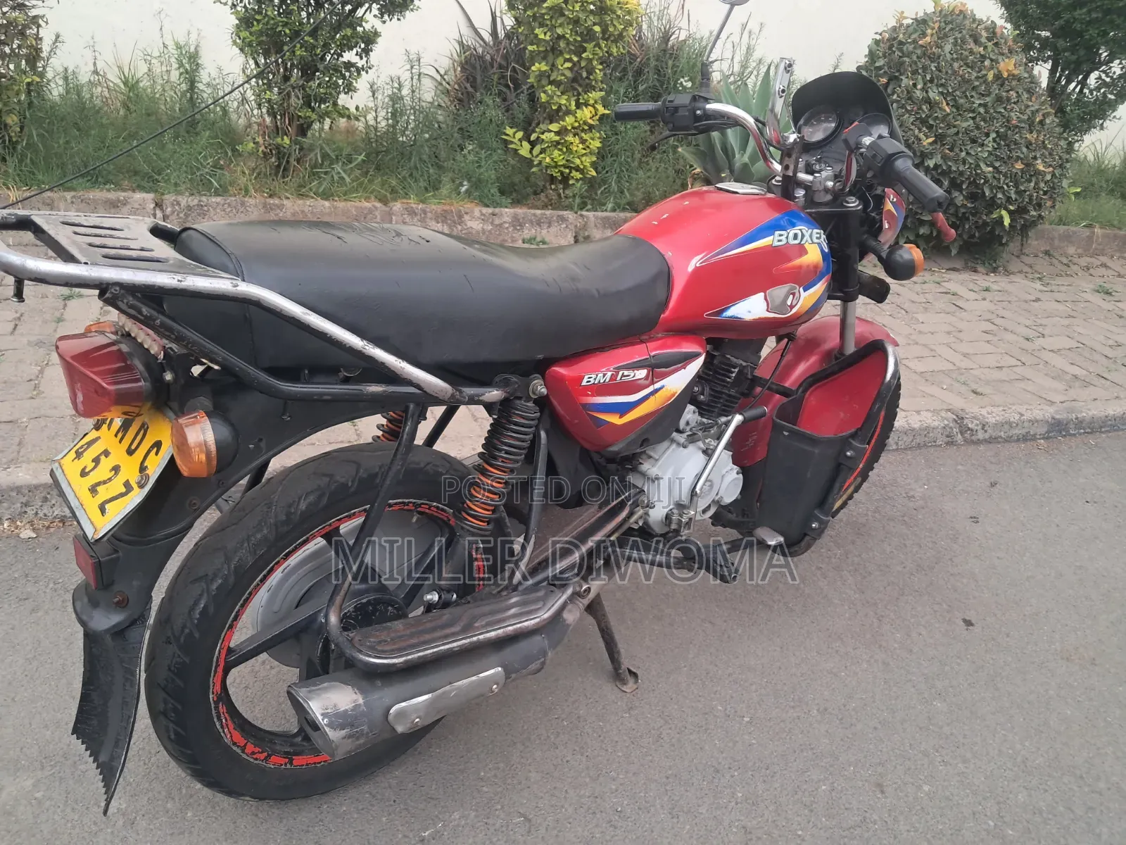 Bajaj Boxer 150 UG 2024 Red