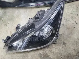 Crown 2015 Headlight