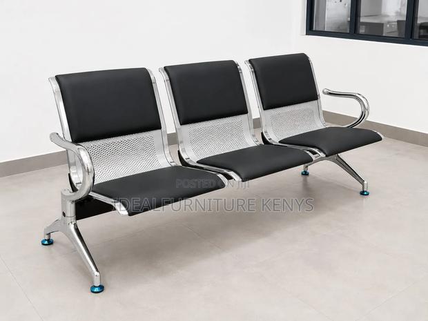 Waiting Bench Black Padded