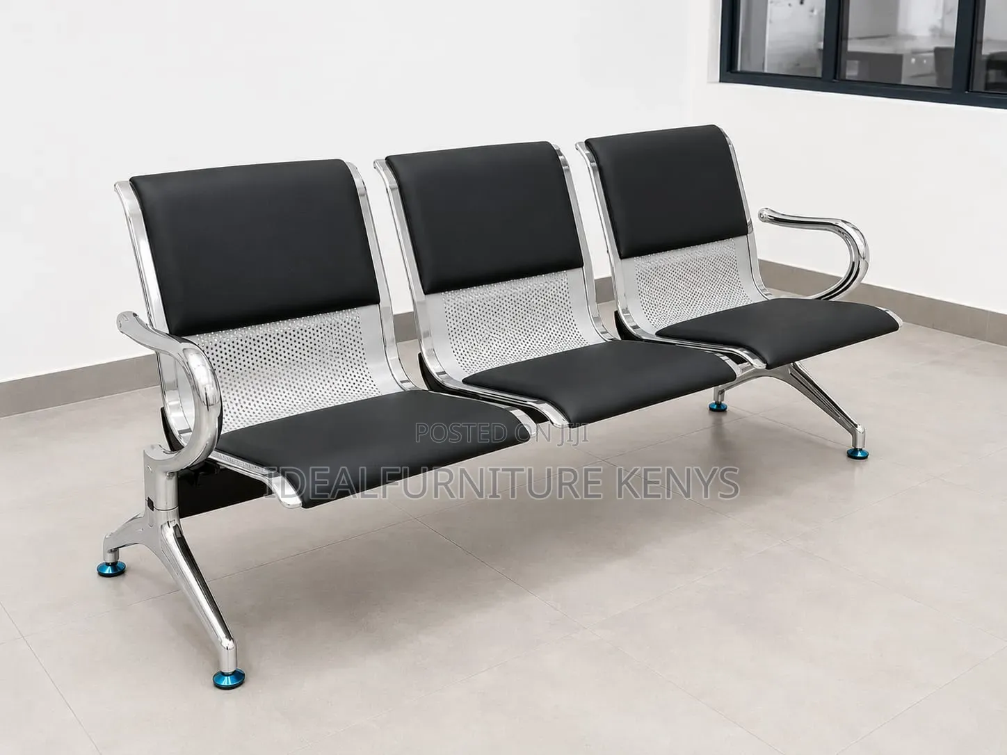 Waiting Bench Black Padded