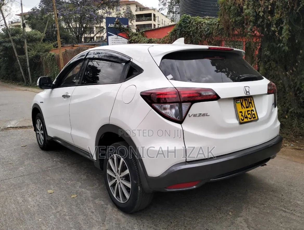 Honda Vezel 2015 White