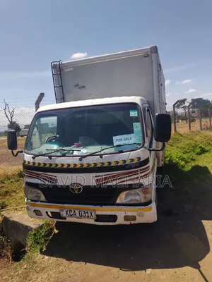 Toyota Dyna 2009 White