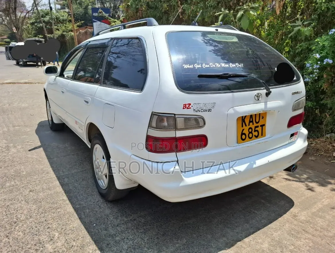 Toyota Corolla 1998 White