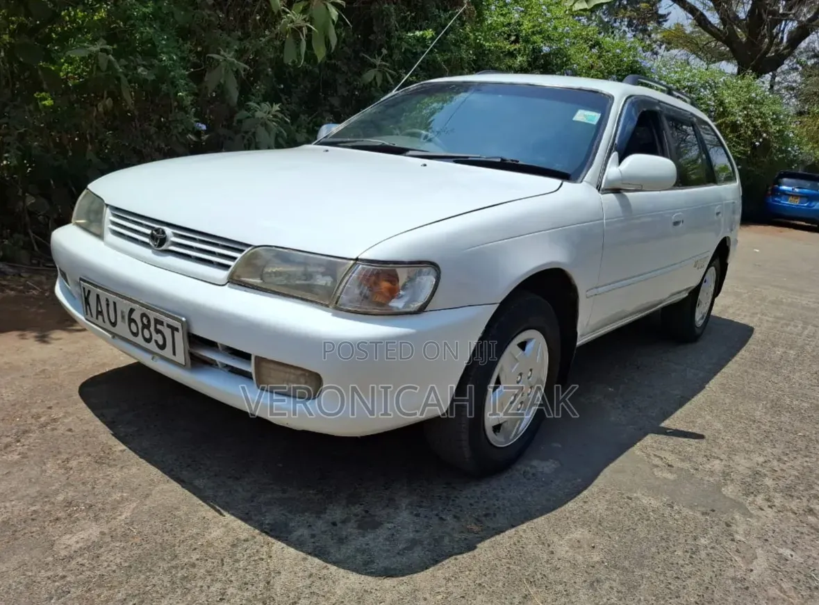 Toyota Corolla 1998 White