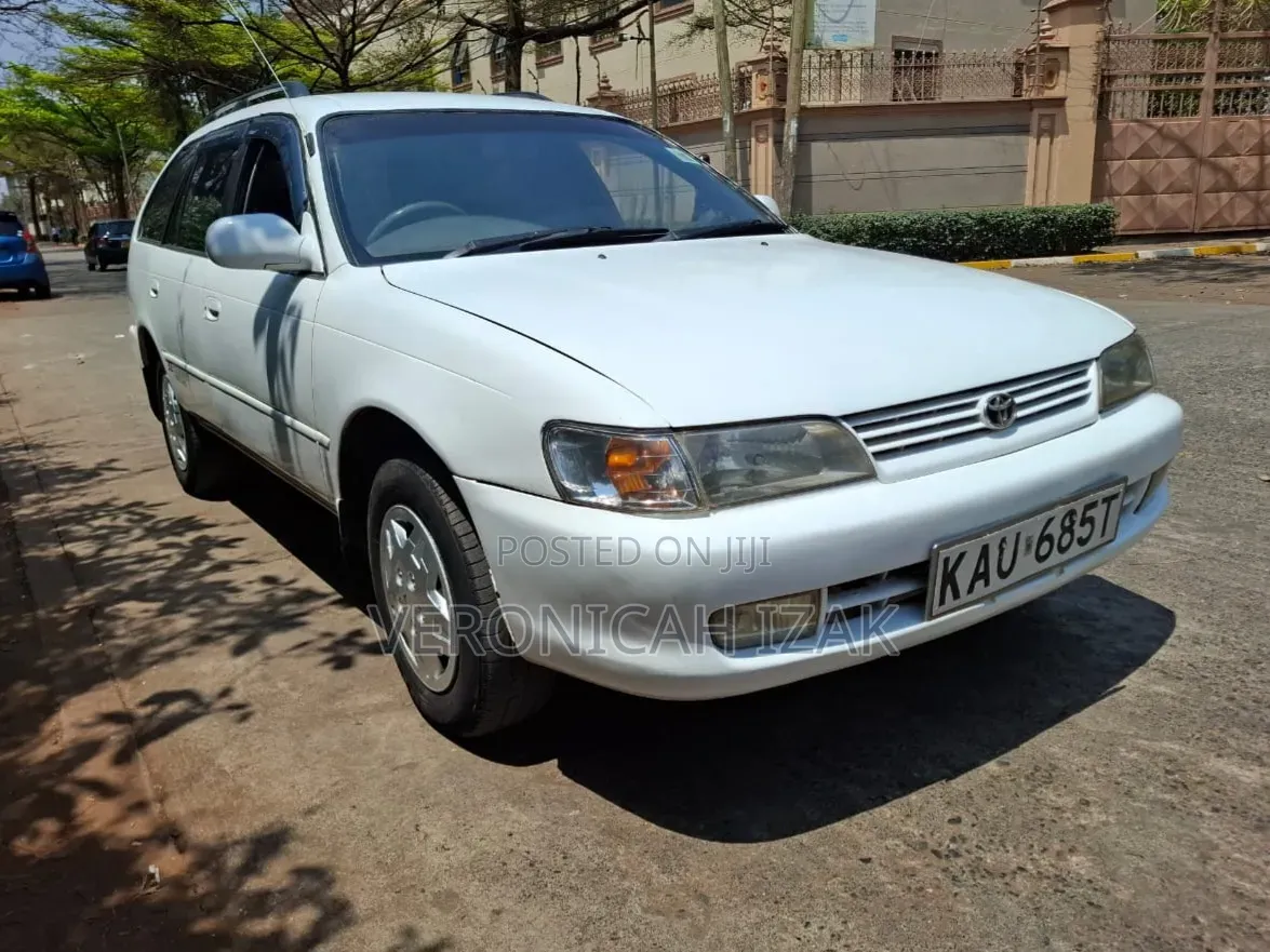 Toyota Corolla 1998 White