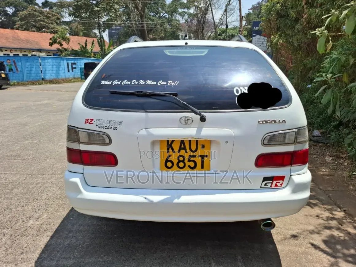 Toyota Corolla 1998 White
