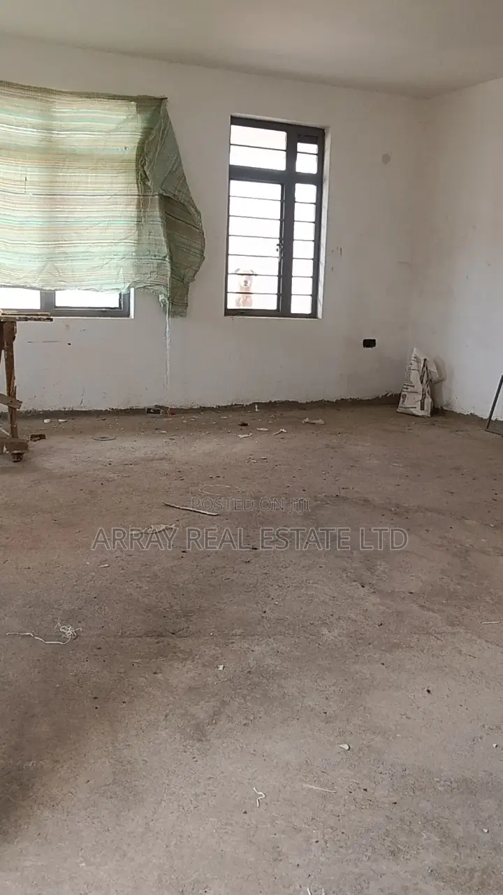 4bdrm Maisonette in 4Br All Ensuite, Karai for sale