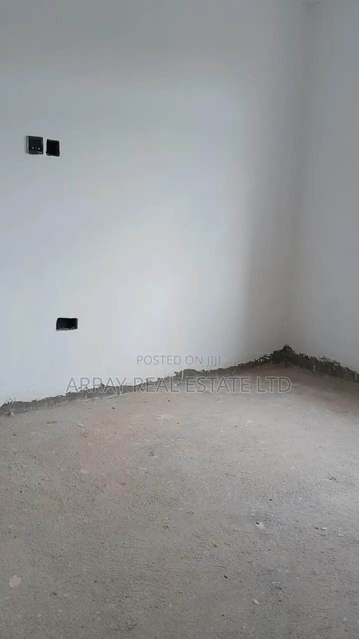 4bdrm Maisonette in 4Br All Ensuite, Karai for sale
