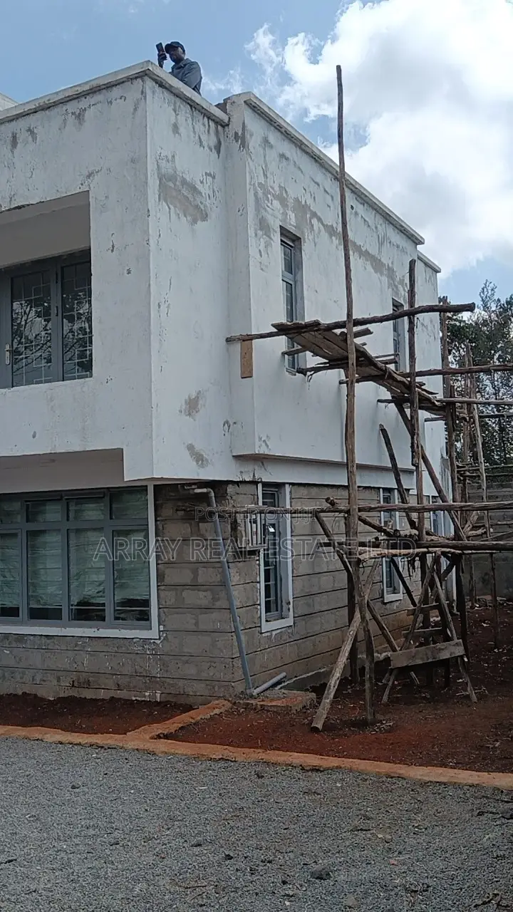 4bdrm Maisonette in 4Br All Ensuite, Karai for sale