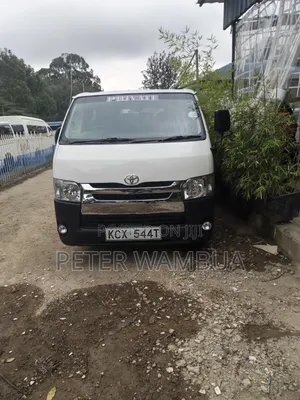 Toyota HiAce 2013 White