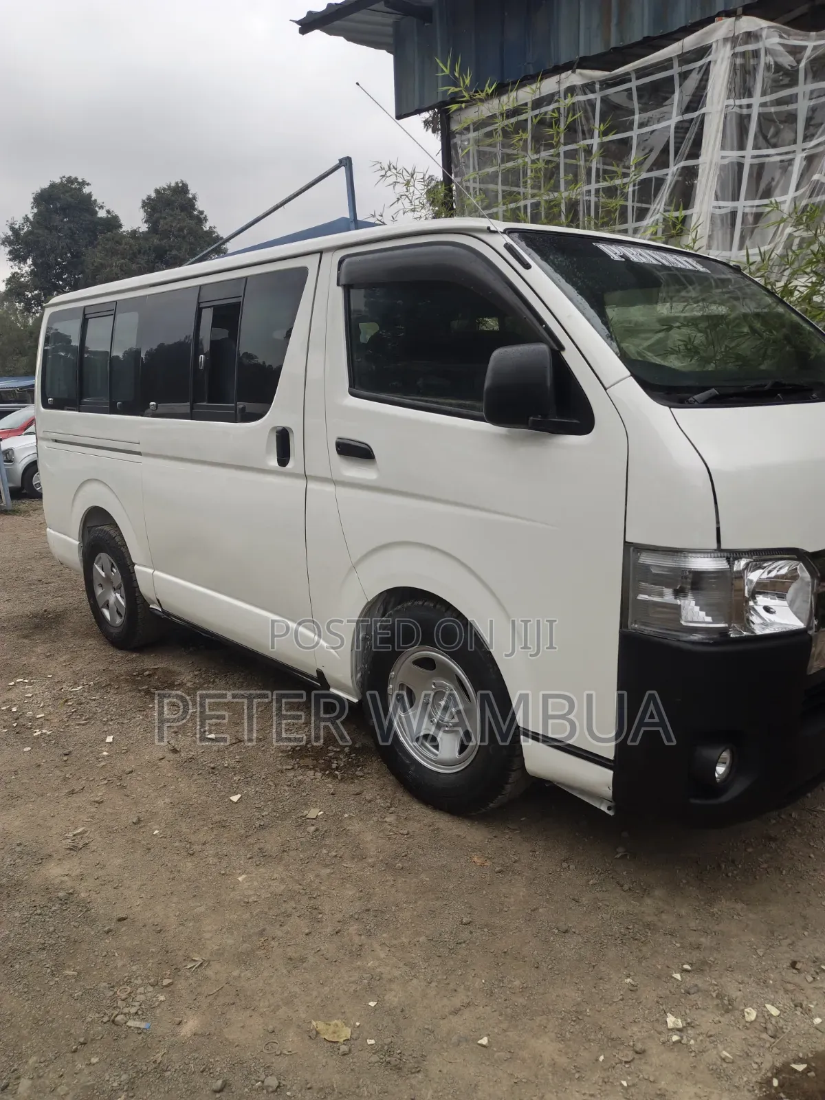 Toyota HiAce 2013 White
