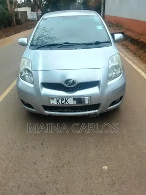 Toyota Vitz 1.3 AWD 3dr 2011 Silver
