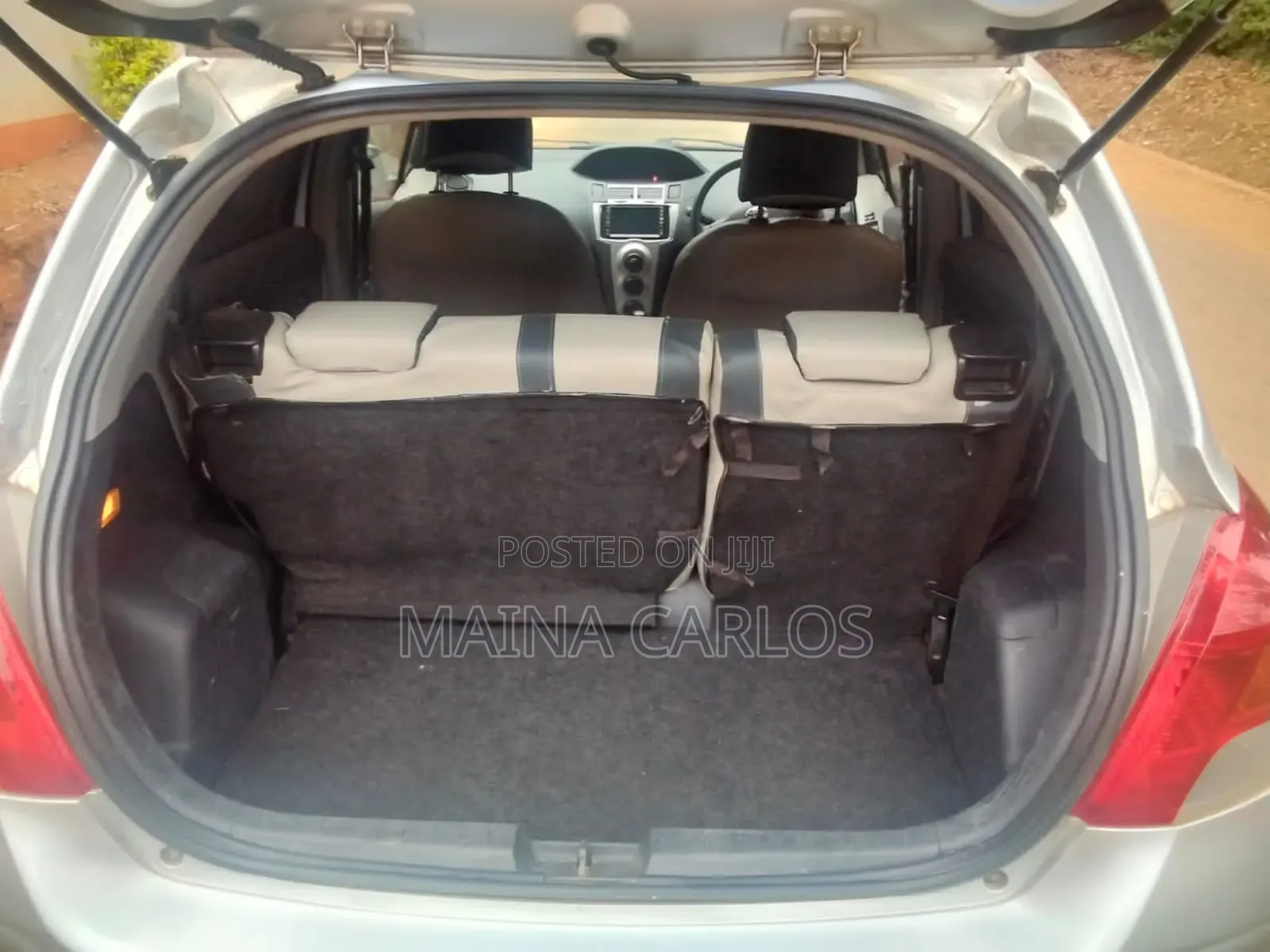 Toyota Vitz 1.3 AWD 3dr 2011 Silver