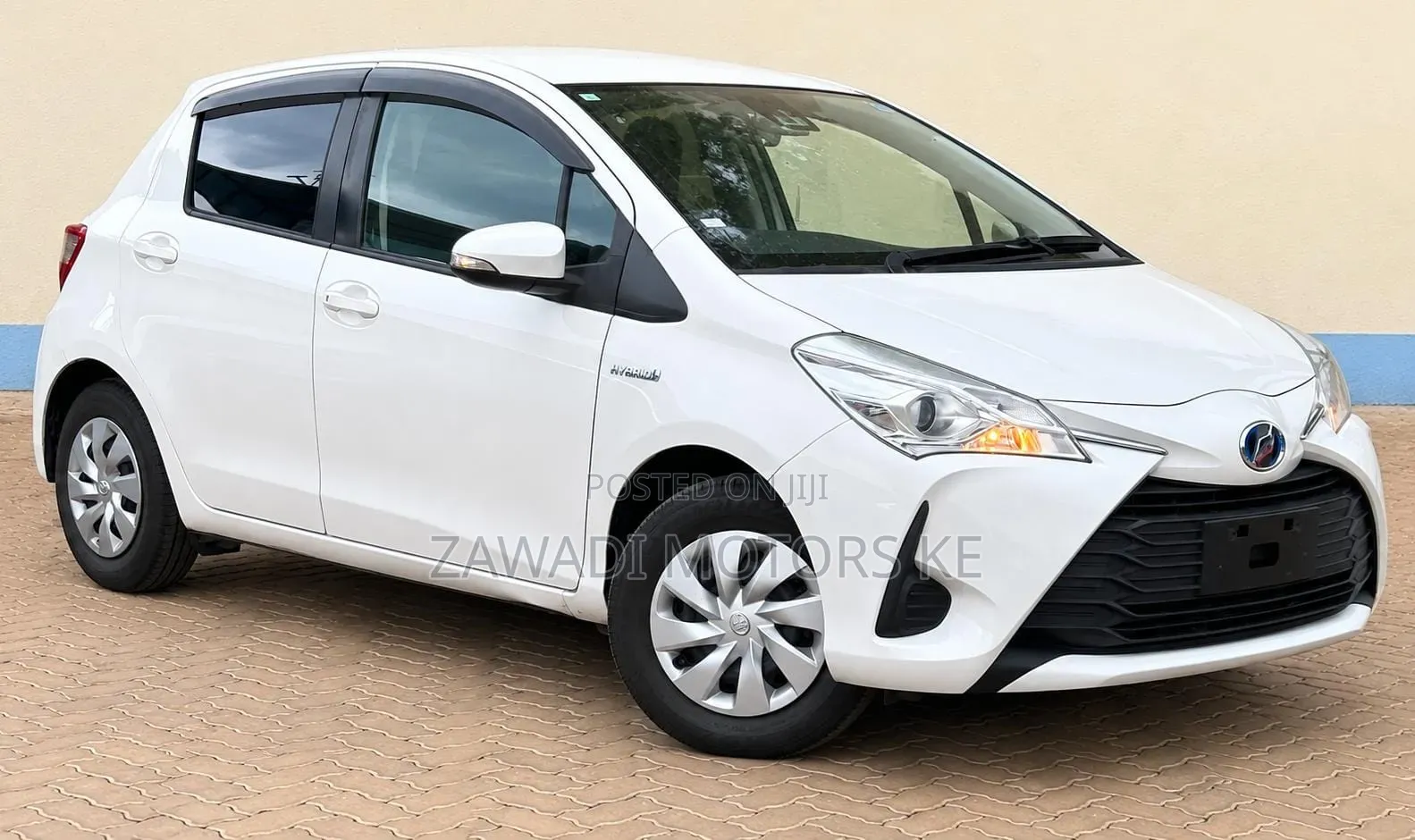 Toyota Vitz 1.5 FWD Hybrid 5dr 2019 Off white