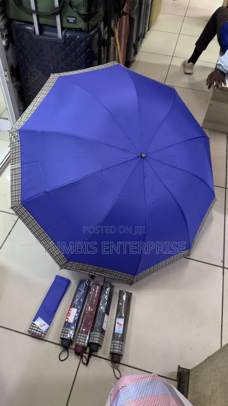 Umbrella  Big Foldable Ones With a Checked Pattern at 450
