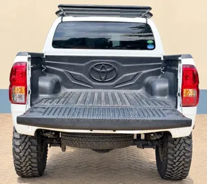 Toyota Hilux Revo Double Cab Deisel 2.4 AWD 2019 White