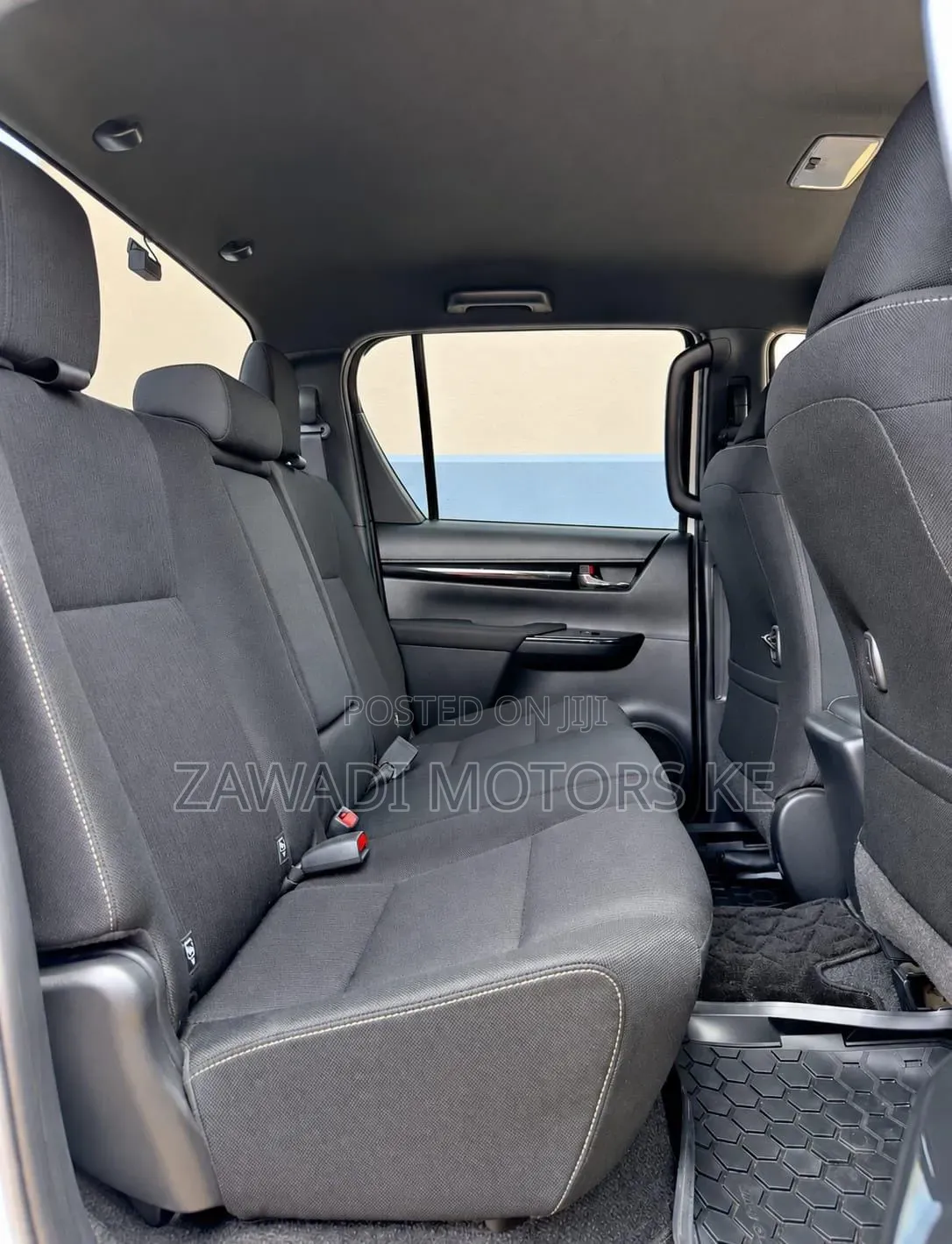 Toyota Hilux Revo Double Cab Deisel 2.4 AWD 2019 White