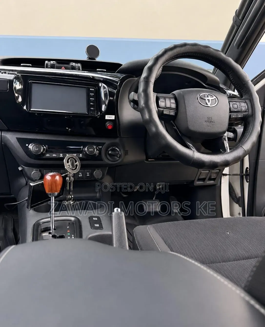 Toyota Hilux Revo Double Cab Deisel 2.4 AWD 2019 White