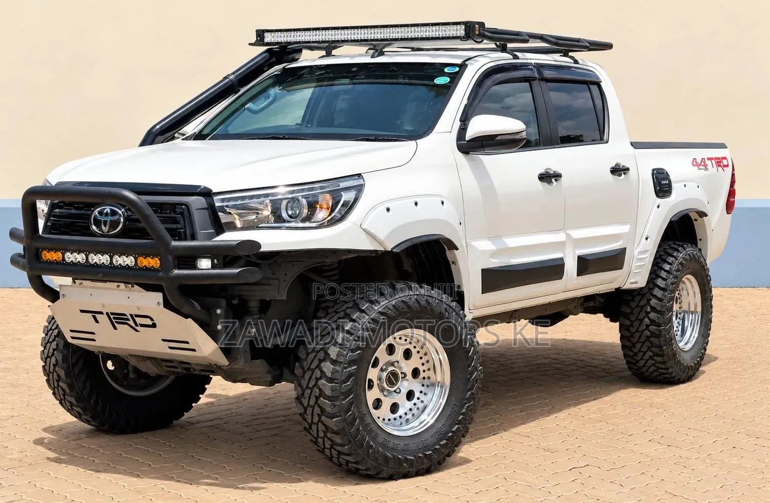 Toyota Hilux Revo Double Cab Deisel 2.4 AWD 2019 White