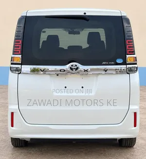 Toyota Voxy X 2WD 8-Seater 2019 White