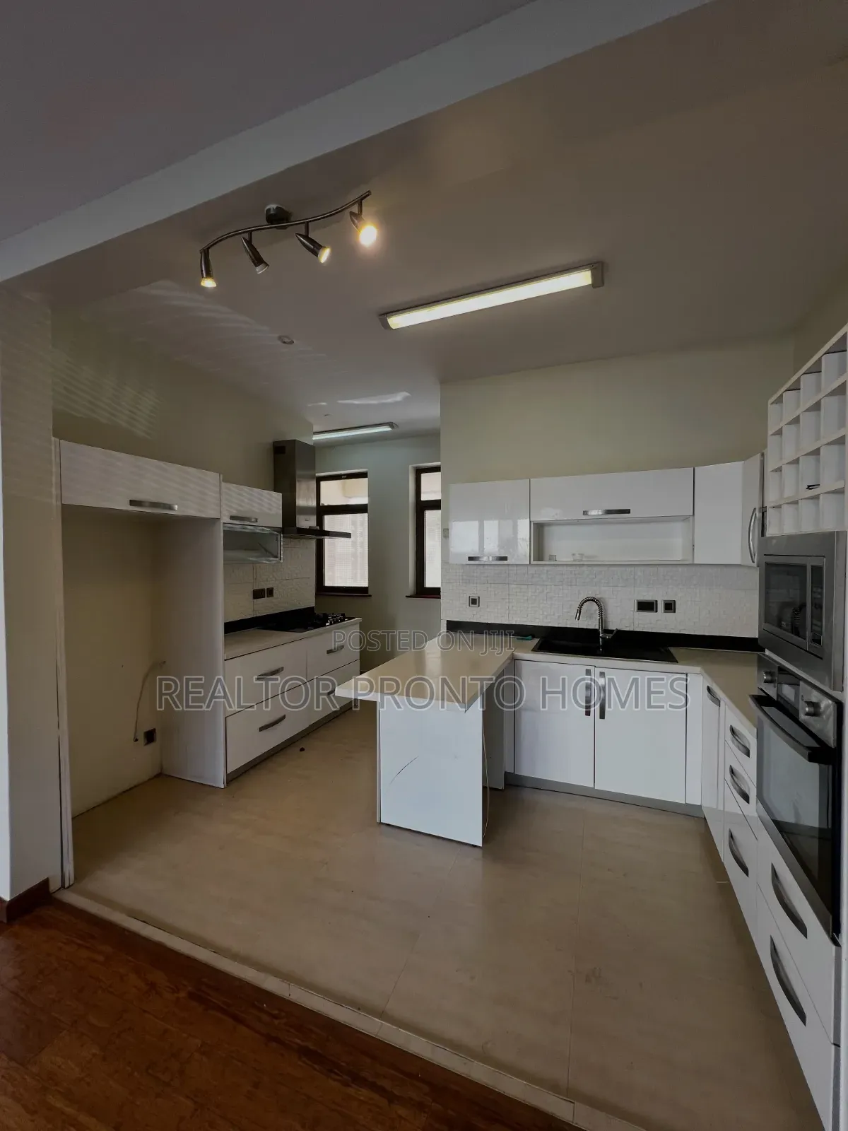 4bdrm Townhouse/Terrace in Kileleshwa for sale