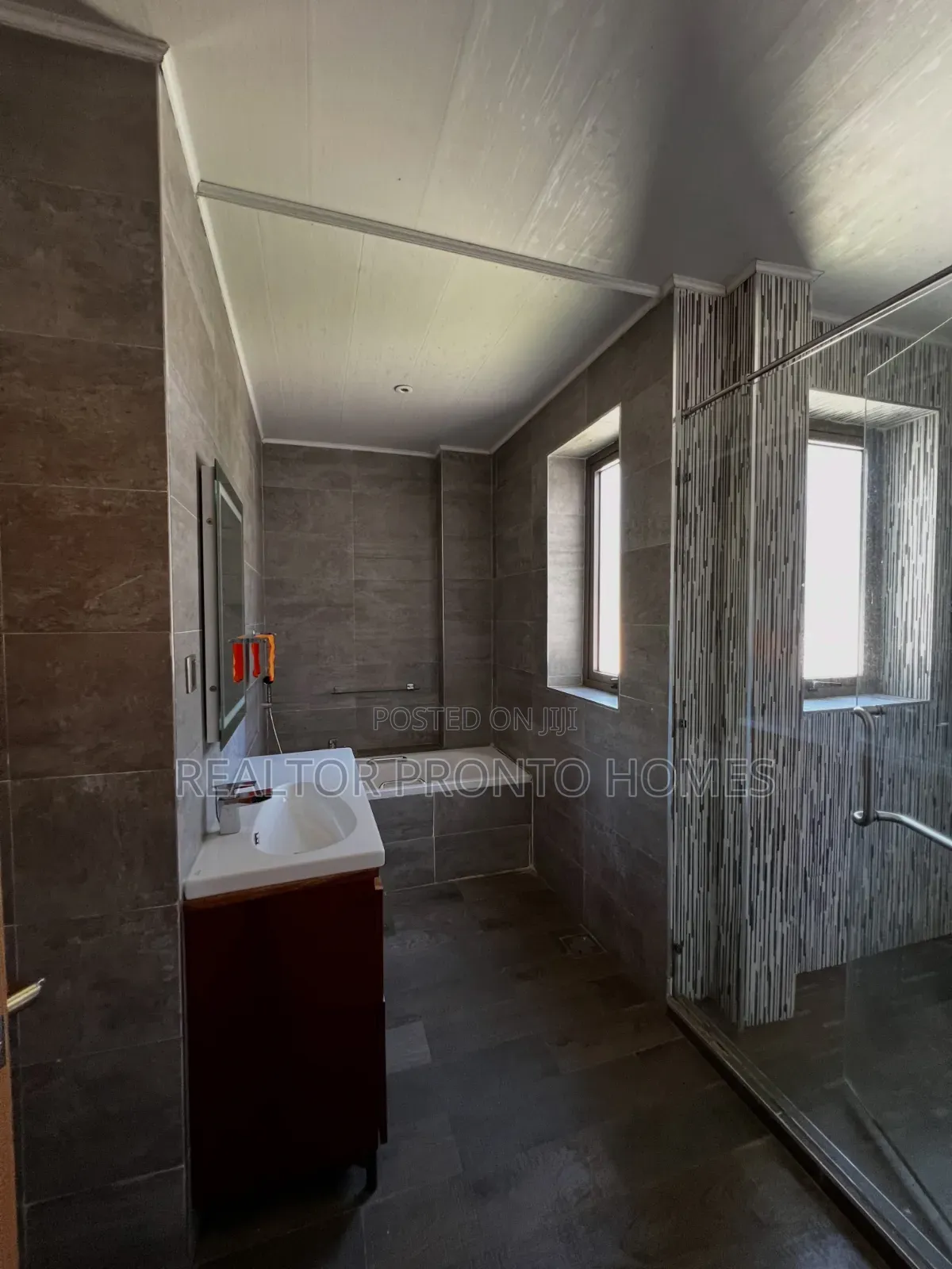4bdrm Townhouse/Terrace in Kileleshwa for sale