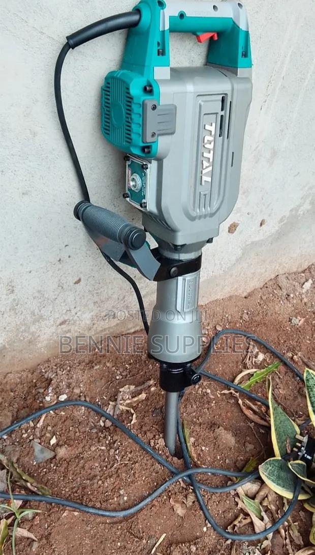 Commercial T(1700) Total Demolition Hammer Breaker