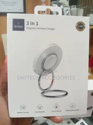 The WiWu Wi-W027 3-in-1 Magnetic Wireless Charger 15W Charging.