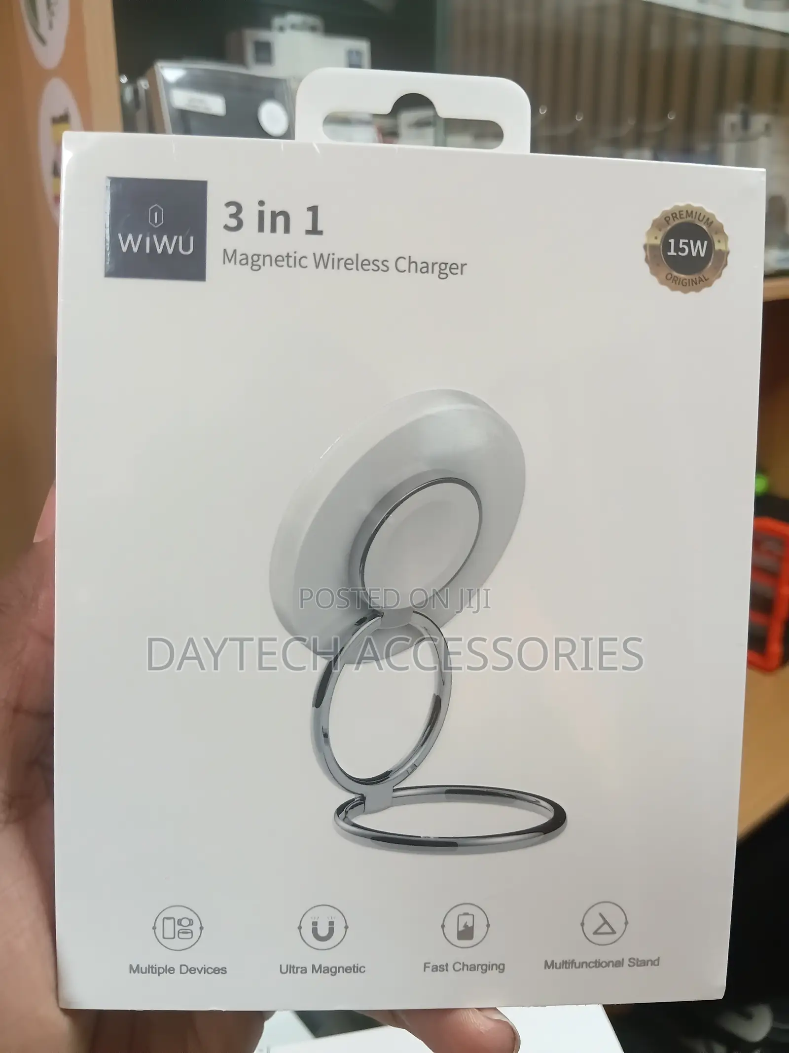 The WiWu Wi-W027 3-in-1 Magnetic Wireless Charger 15W Charging.
