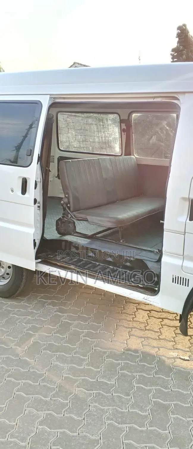 Nissan Vanette 2014 White