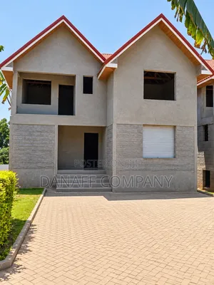 8bdrm Villa in Kadeya, Oluulua for sale