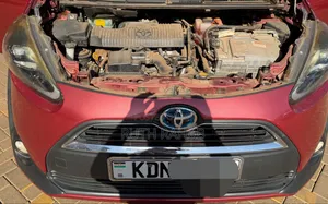 Toyota Sienta 2017 Maroon