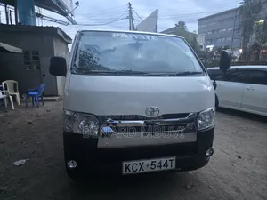 Toyota HiAce 2014 White