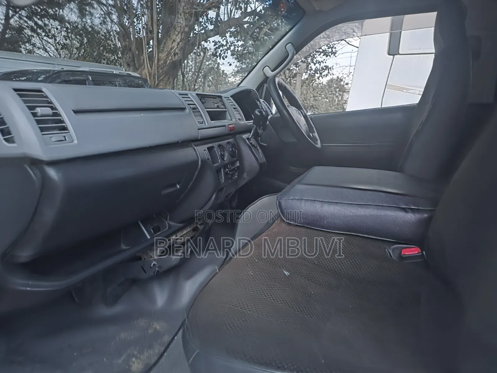 Toyota HiAce 2014 White