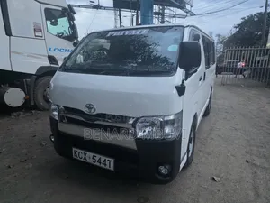 Toyota HiAce 2014 White