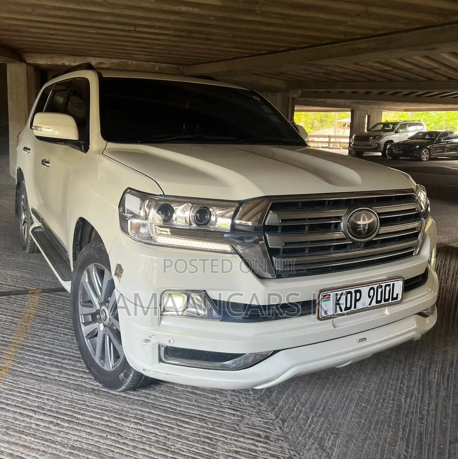 Toyota Land Cruiser 4.6 V8 ZX 2018 White